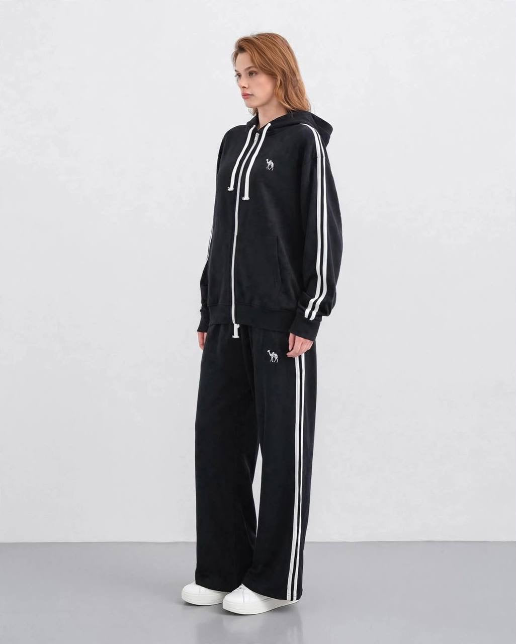 Outline Women’s Tracksuit Set | MH Edition
