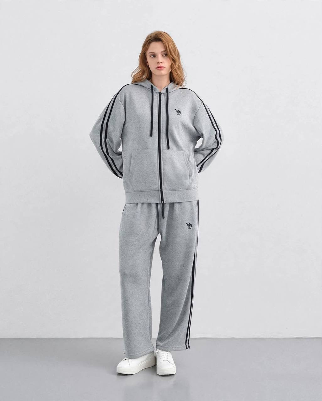 Outline Women’s Tracksuit Set | MH Edition
