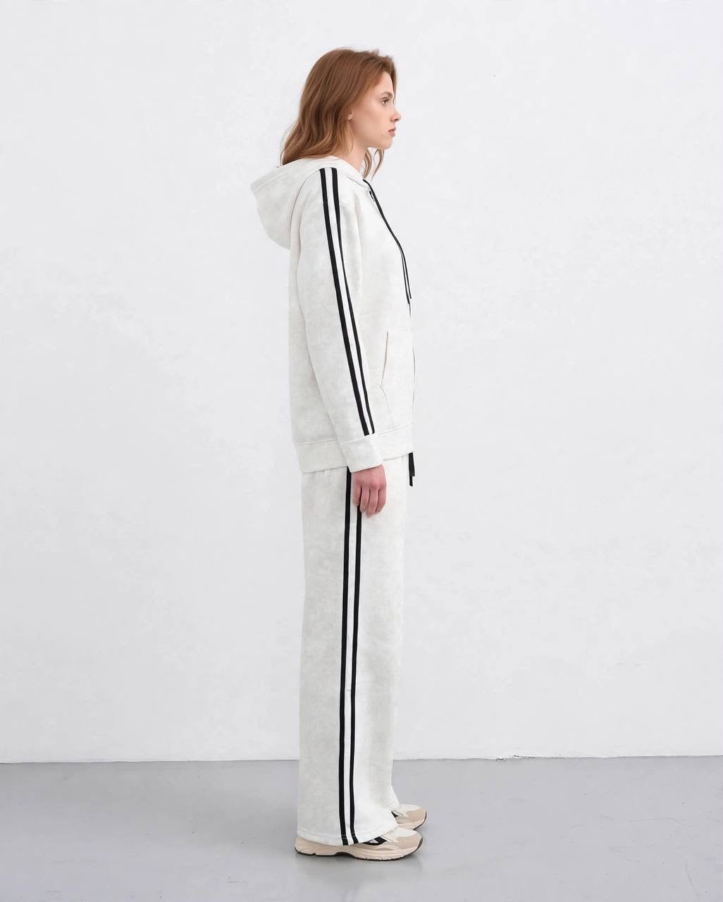 Outline Women’s Tracksuit Set | MH Edition