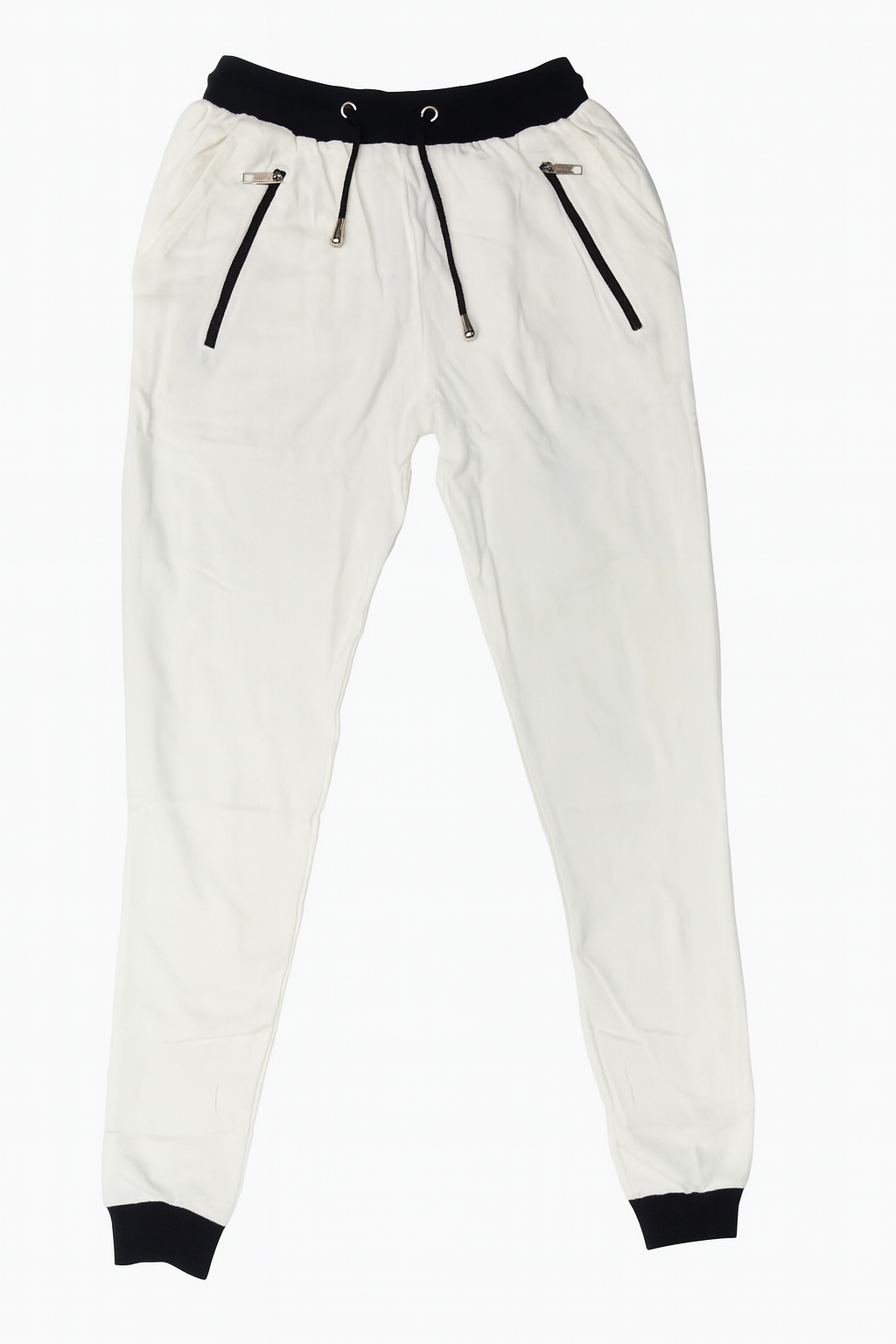 "Casual Streetwear Look – Black Crop Top with White Joggers"/MH