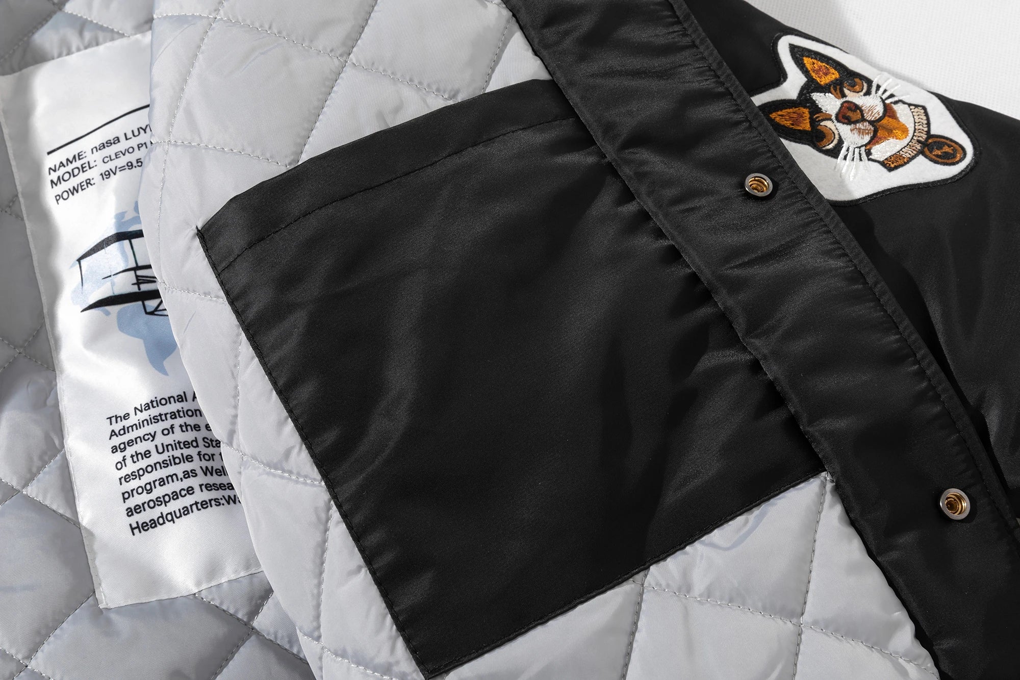 Autumn & Winter Bomber Jacket Men Embroidery .