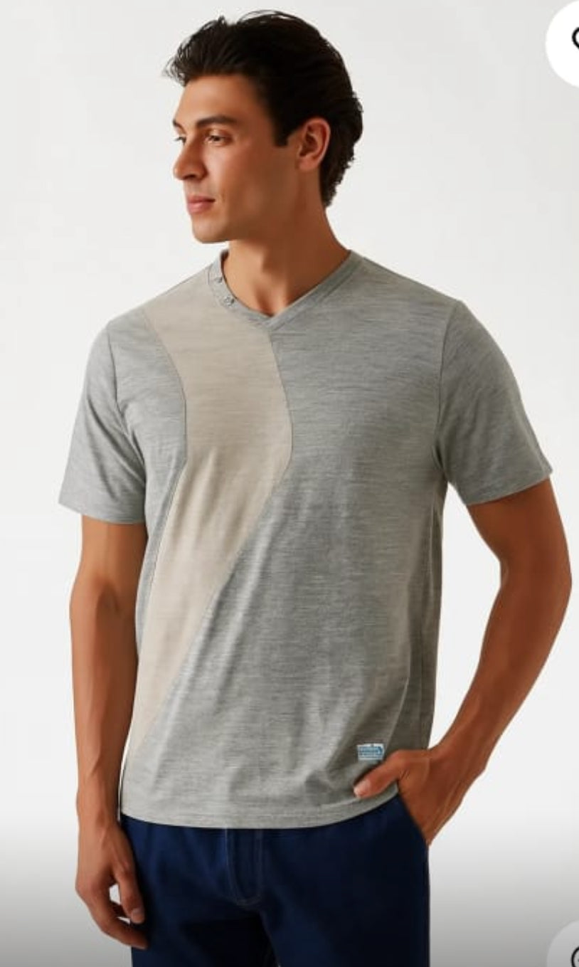 Monochrome Blade-Cut V-Neck T-shirt | MH