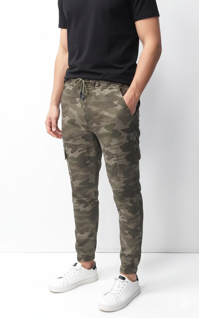Men's Camo Cargo Joggers./MH