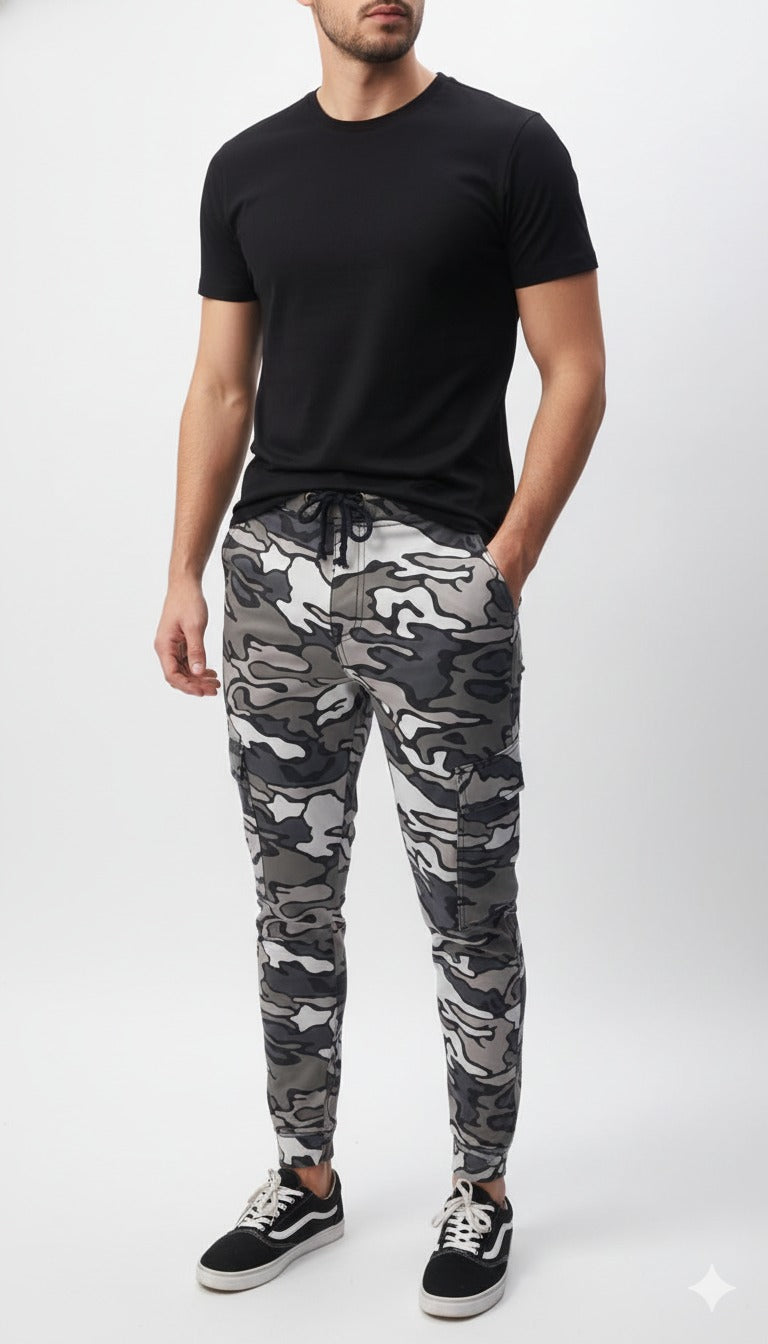 Men's Camo Cargo Joggers./MH