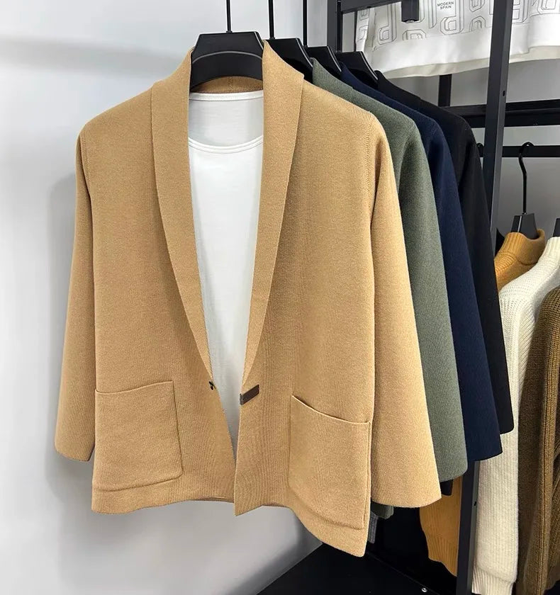 High end men fashion shawl collar knitted cardigan.