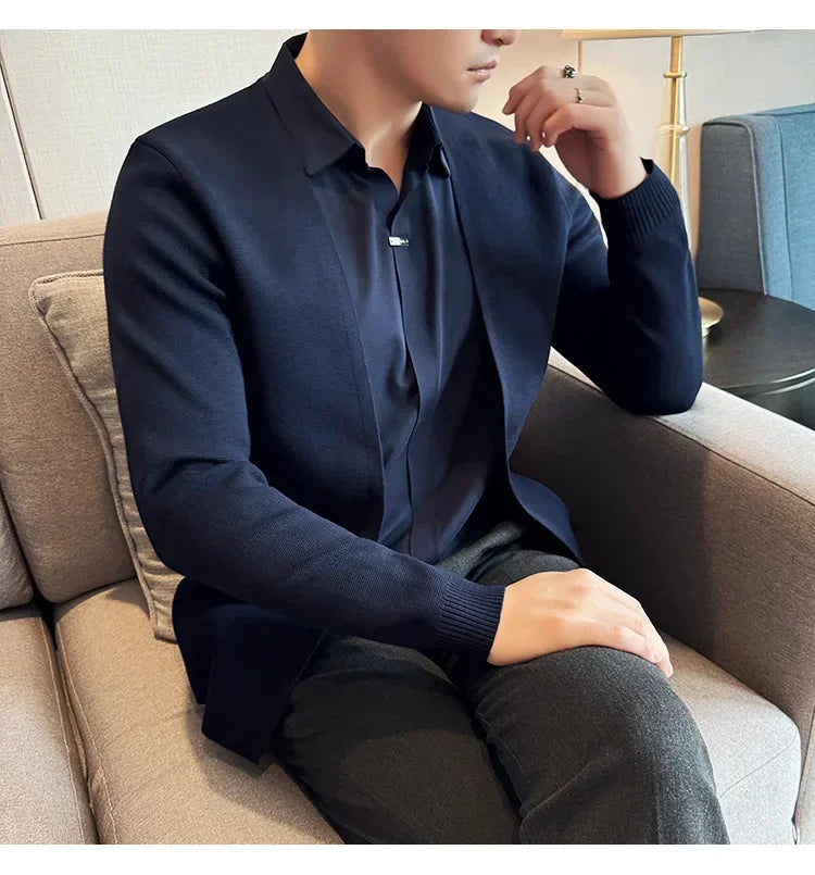 Autumn New Fake 2 Pieces Knitted Cardigan Traceless Shirt.