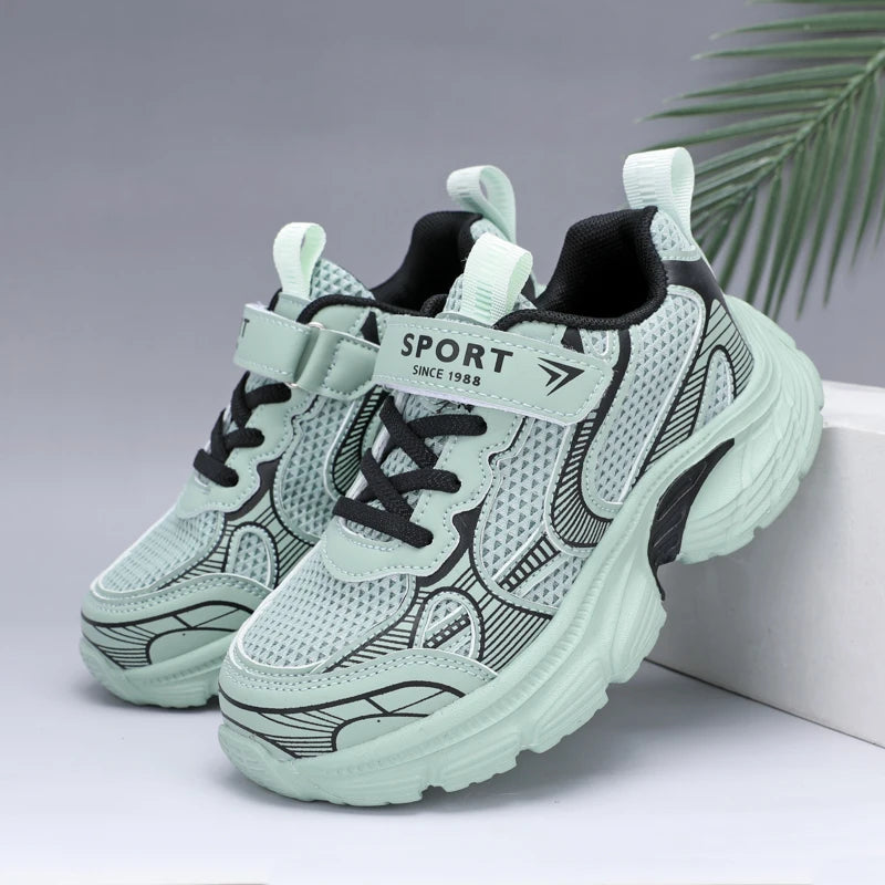 Kids Fashion Sports Shoes Breathable Mesh Running Shoes.