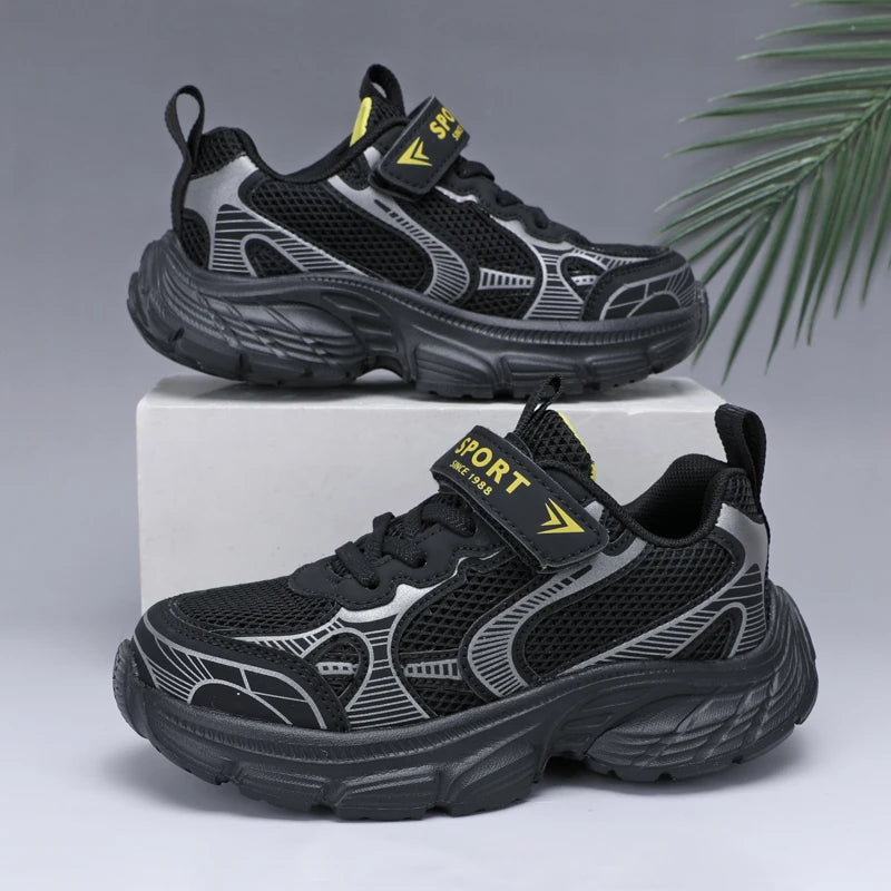 Kids Fashion Sports Shoes Breathable Mesh Running Shoes.