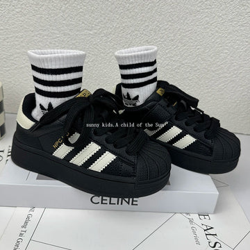 New Korean Style Sports Training Shoes for Kids Boys and Girls .