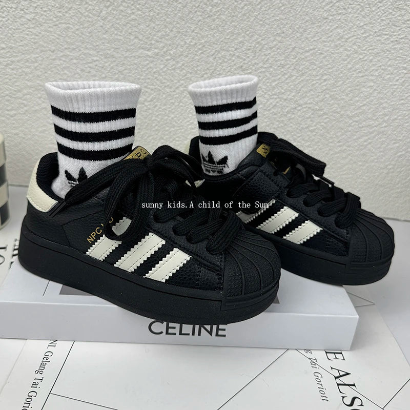 New Korean Style Sports Training Shoes for Kids Boys and Girls .