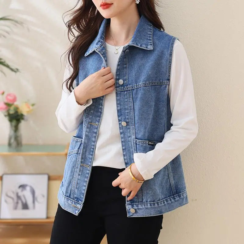 Casual Denim Vest for Women in Spring and Autumn .