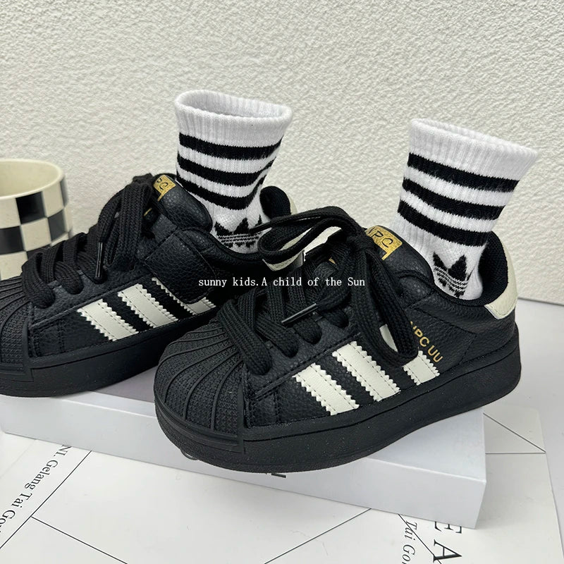 New Korean Style Sports Training Shoes for Kids Boys and Girls .