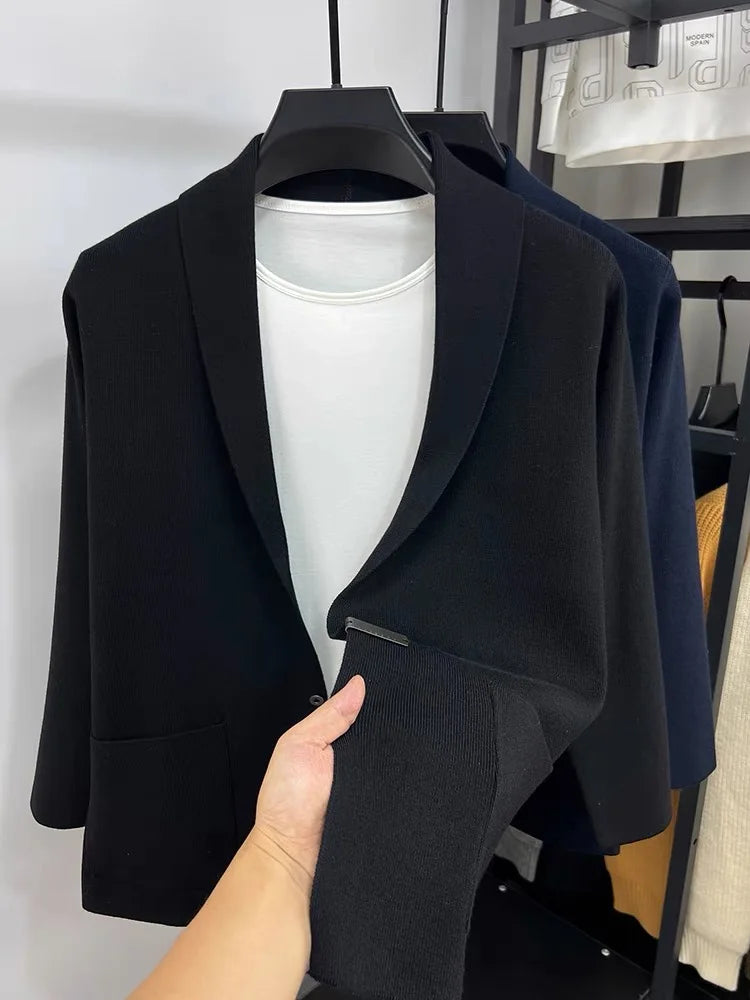 High end men fashion shawl collar knitted cardigan.