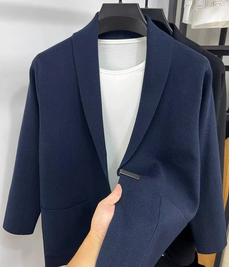 High end men fashion shawl collar knitted cardigan.