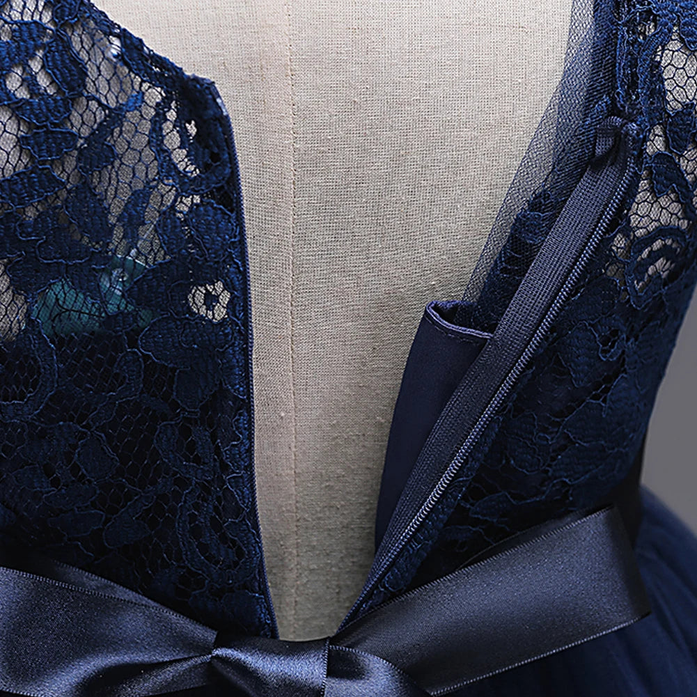 Western girls dress Princess dress Children's dress long lace .