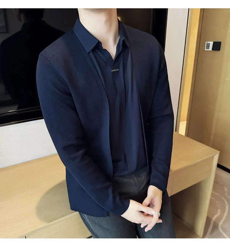 Autumn New Fake 2 Pieces Knitted Cardigan Traceless Shirt.