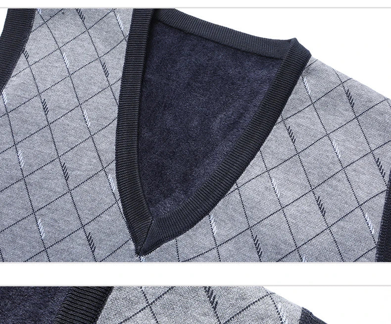 Men‘s V-neck Sweater Vest Autumn Winter Fleece Lining Knit.