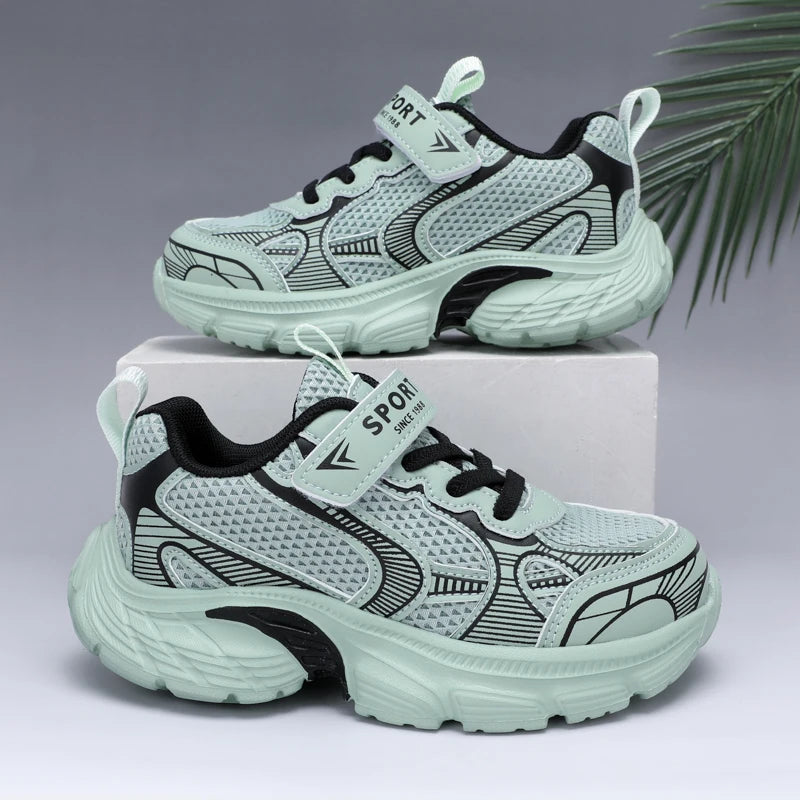 Kids Fashion Sports Shoes Breathable Mesh Running Shoes.
