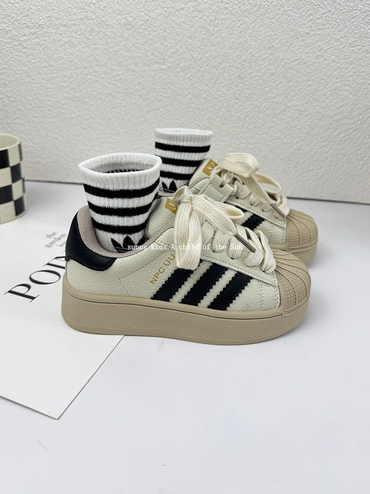 New Korean Style Sports Training Shoes for Kids Boys and Girls .