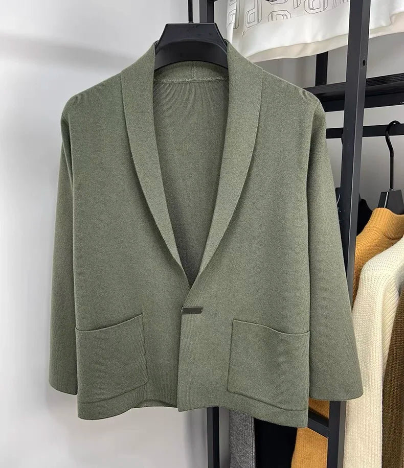 High end men fashion shawl collar knitted cardigan.