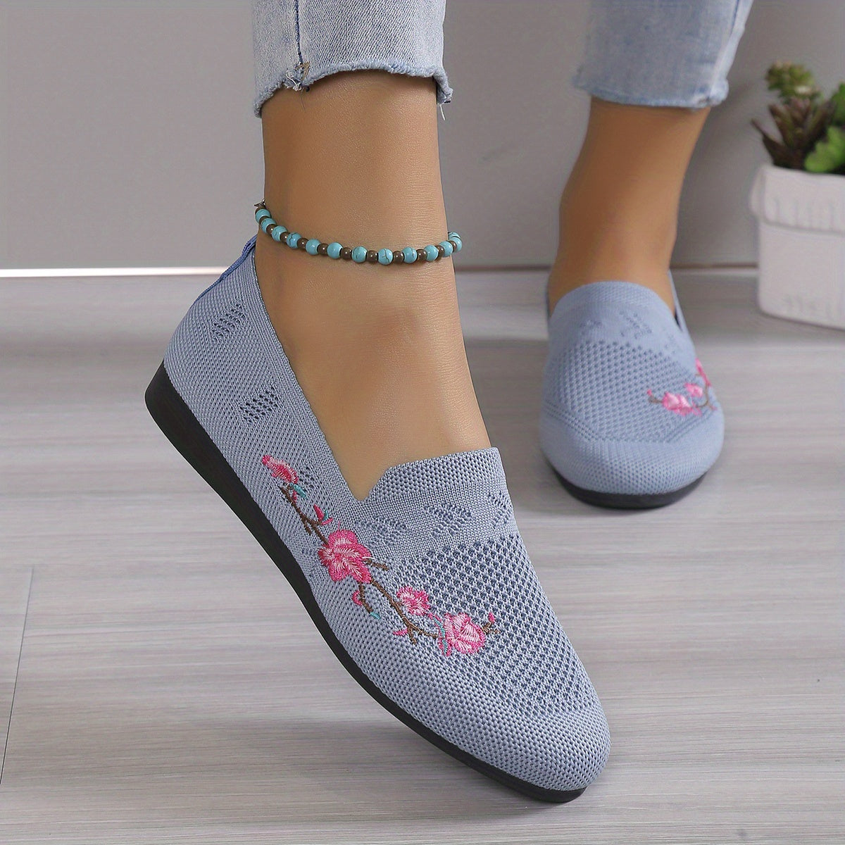 Women's Floral Embroidered Flat Shoes,