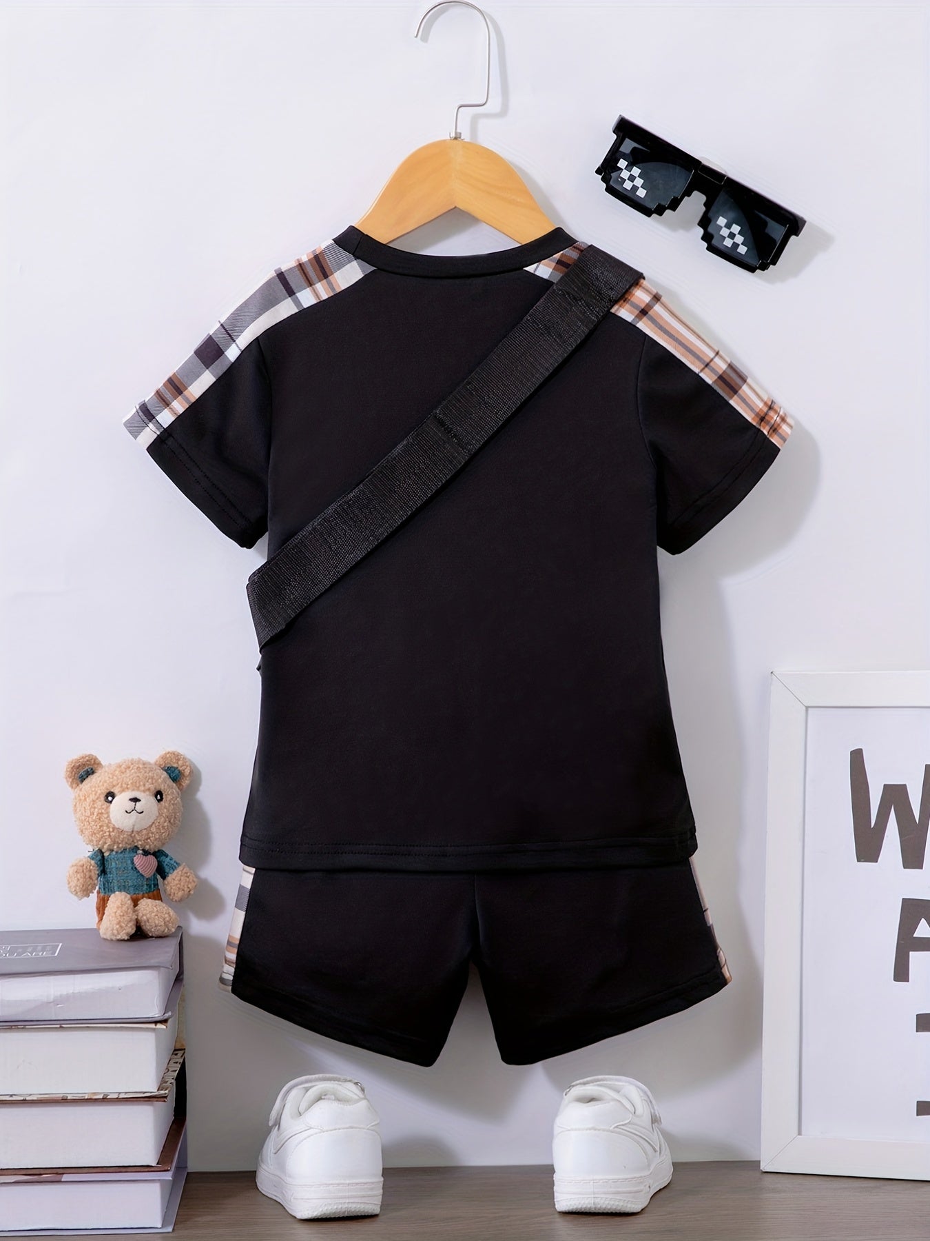 3pcs Boys Casual Solid Short Sleeve T-shirt & Smile Face Print Shorts.