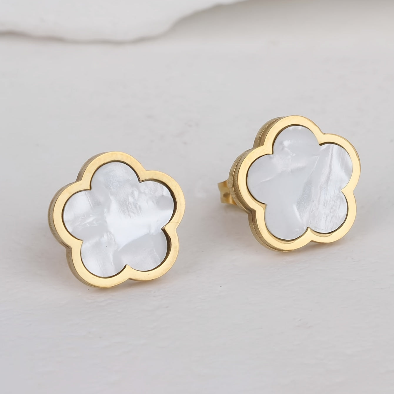 Simple Lucky Flower Design Stud Earrings Stainless Steel Jewelry Elegant Leisure Style Suitable For Women Daily Wear