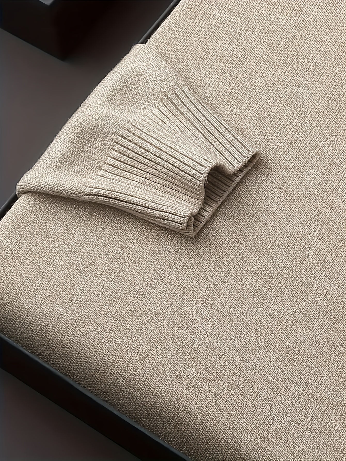 Men's Casual Solid Color Turtleneck Sweater .