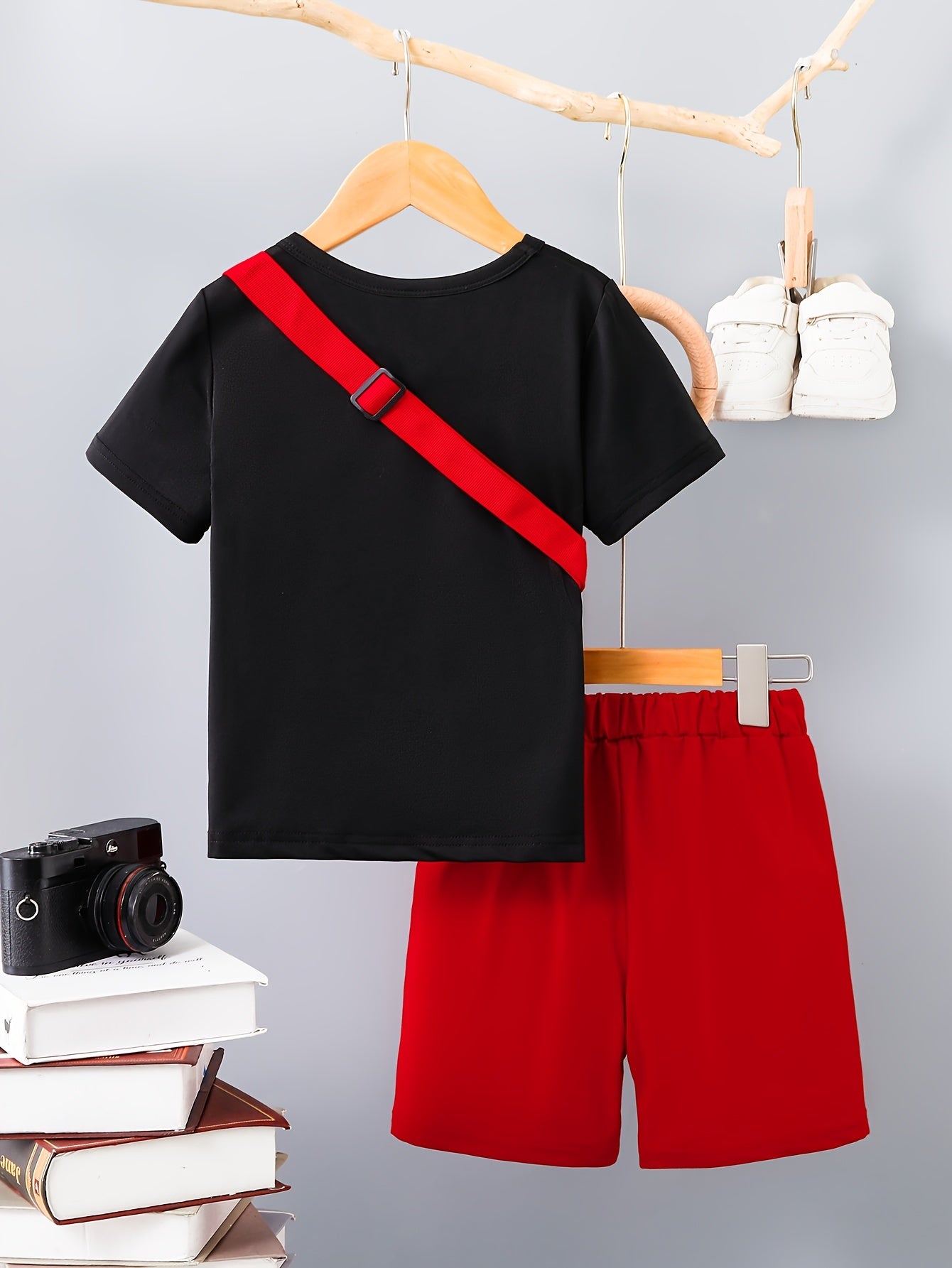 3pcs Boys Casual Solid Short Sleeve T-shirt & Smile Face Print Shorts.