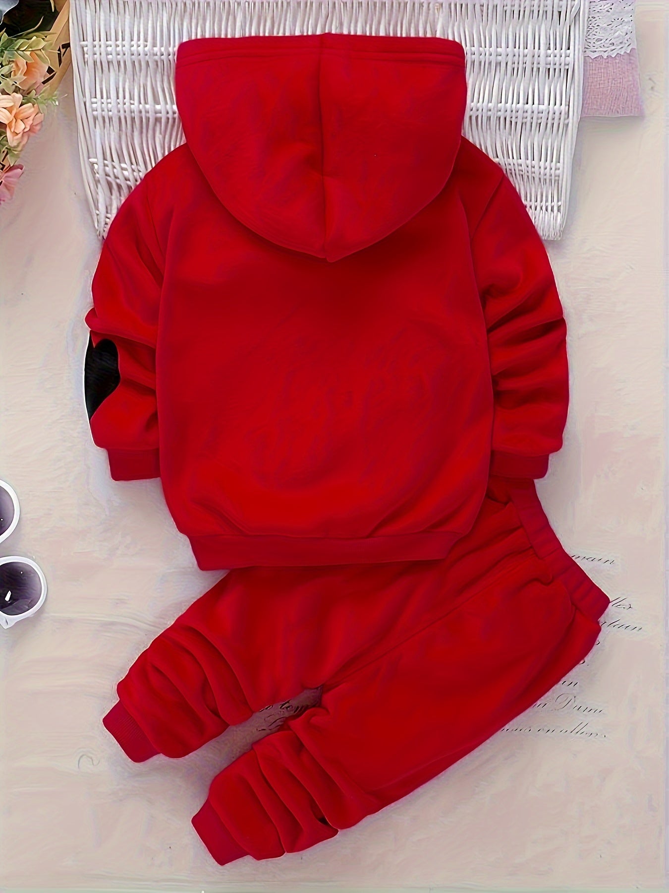 2pcs Adorable Baby Girls' Heart-Themed Long-Sleeved Hoodie .