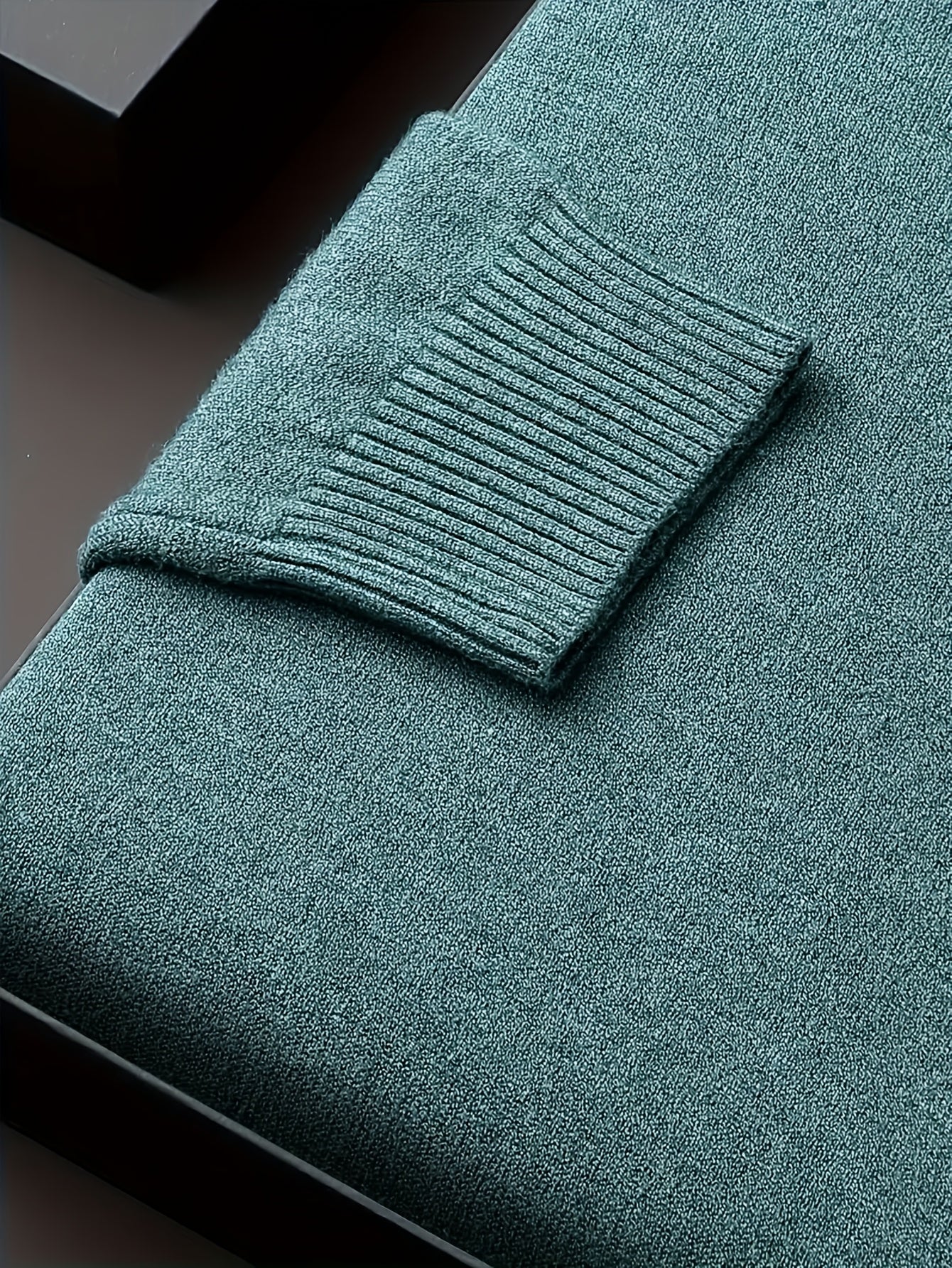 Men's Casual Solid Color Turtleneck Sweater .