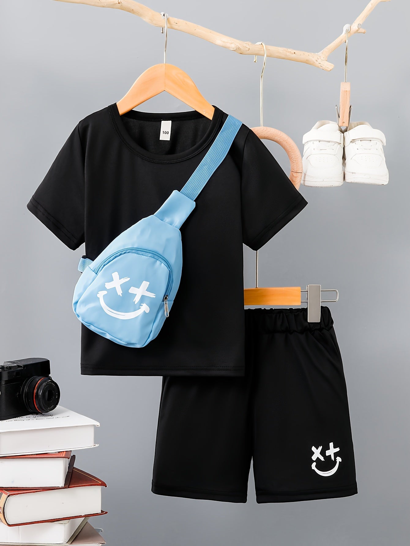 3pcs Boys Casual Solid Short Sleeve T-shirt & Smile Face Print Shorts.