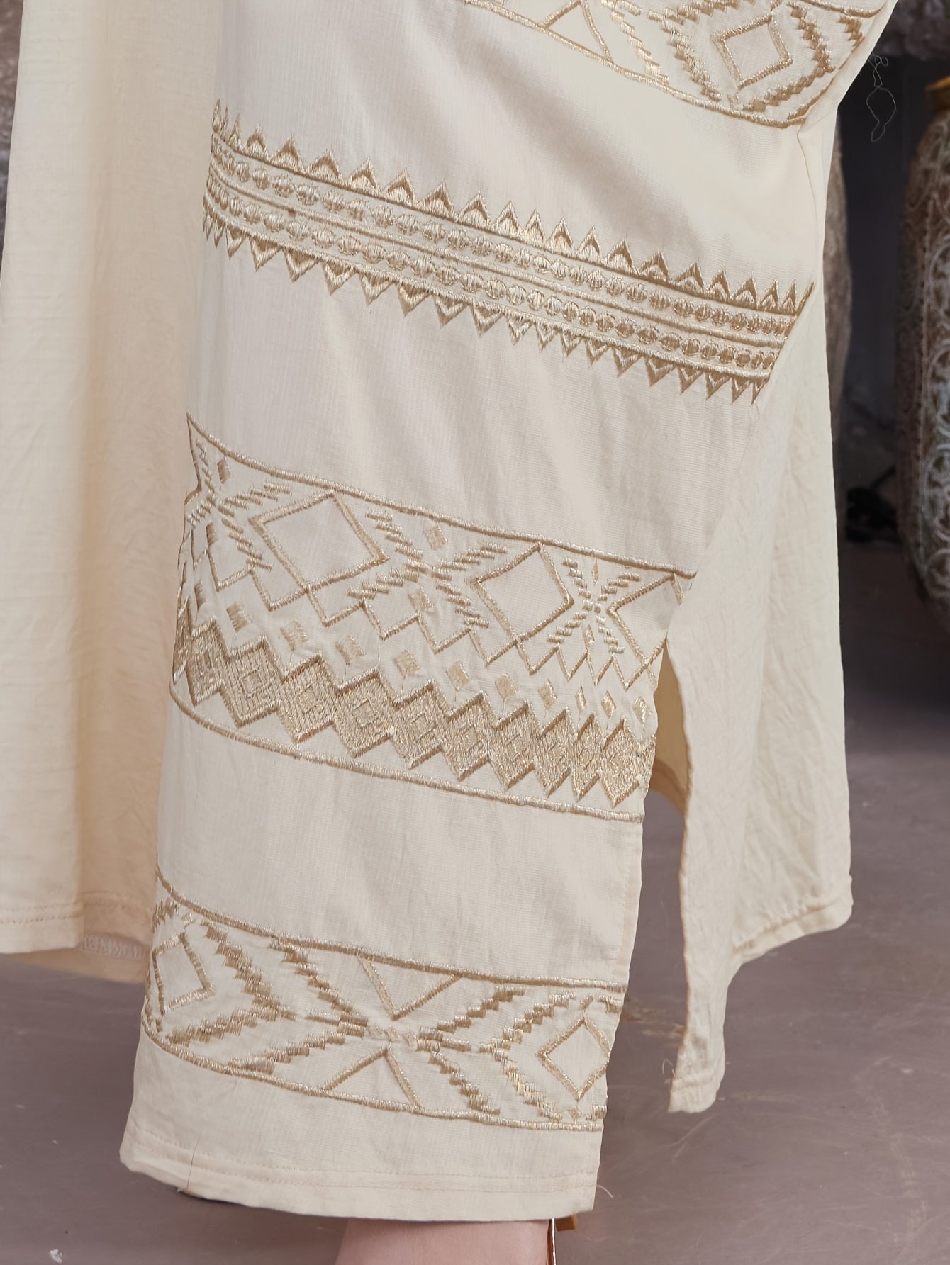 Elegant Ramadan Jalabia Dress - Golden & Black Geometric Embroidery,/MH