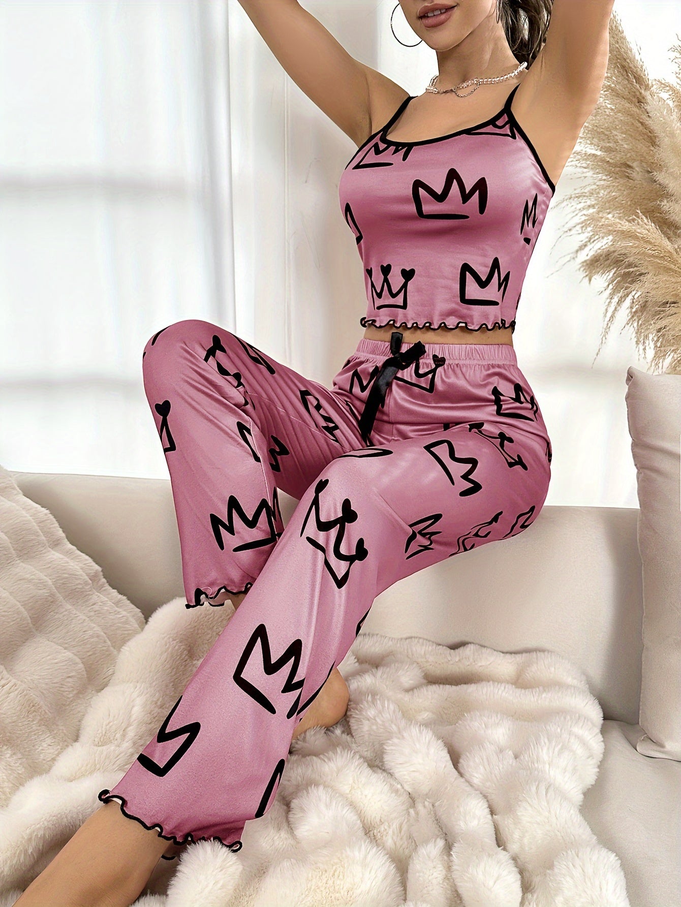 Crown Pattern Pajama Set, Scoop Neck Cami Top & Bow Decor Elastic Waistband Pants, Women's Sleepwear & Loungewear