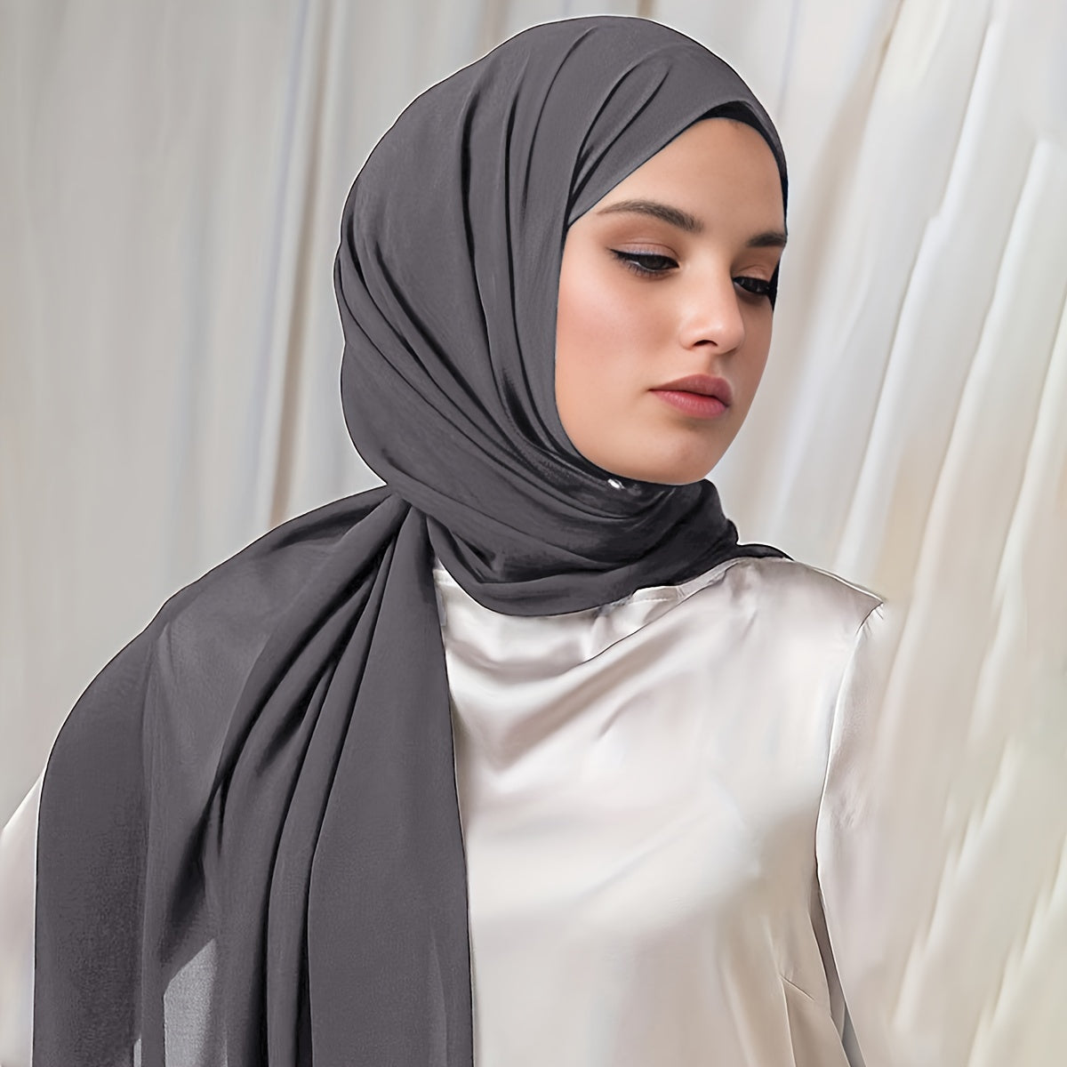 1box Solid Color Chiffon Hijab And Hijab Pins Thin Breathable Sunscreen Scarves'/MH