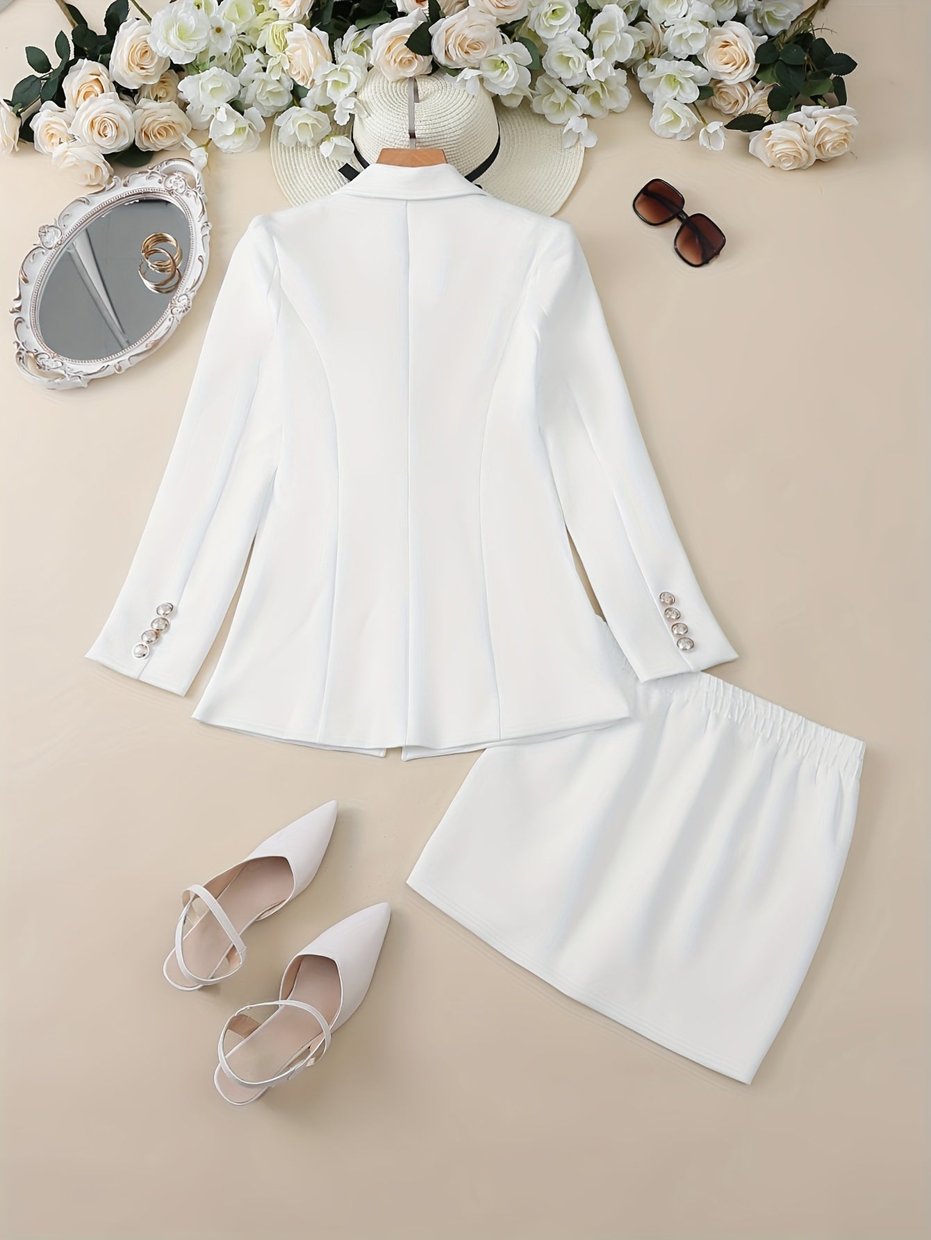 Two-Piece Floral Print Suit Set - Elegant Double Breasted Blazer.