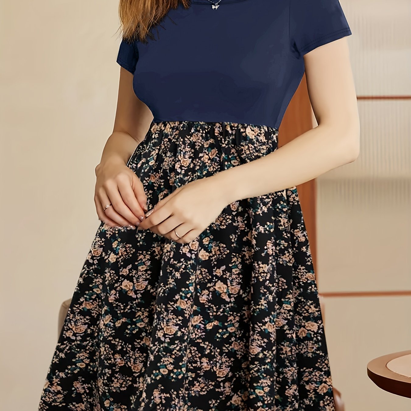 Vibrant Floral Print Crew Neck Dress - Short Sleeve,/MH