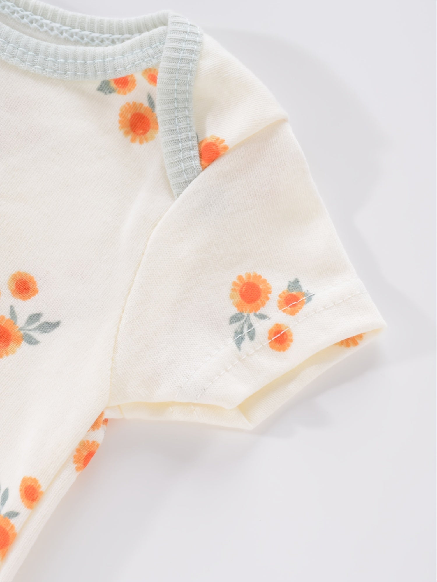 Newborn Baby Short Sleeve One-Piece Suit 4pcs Set .