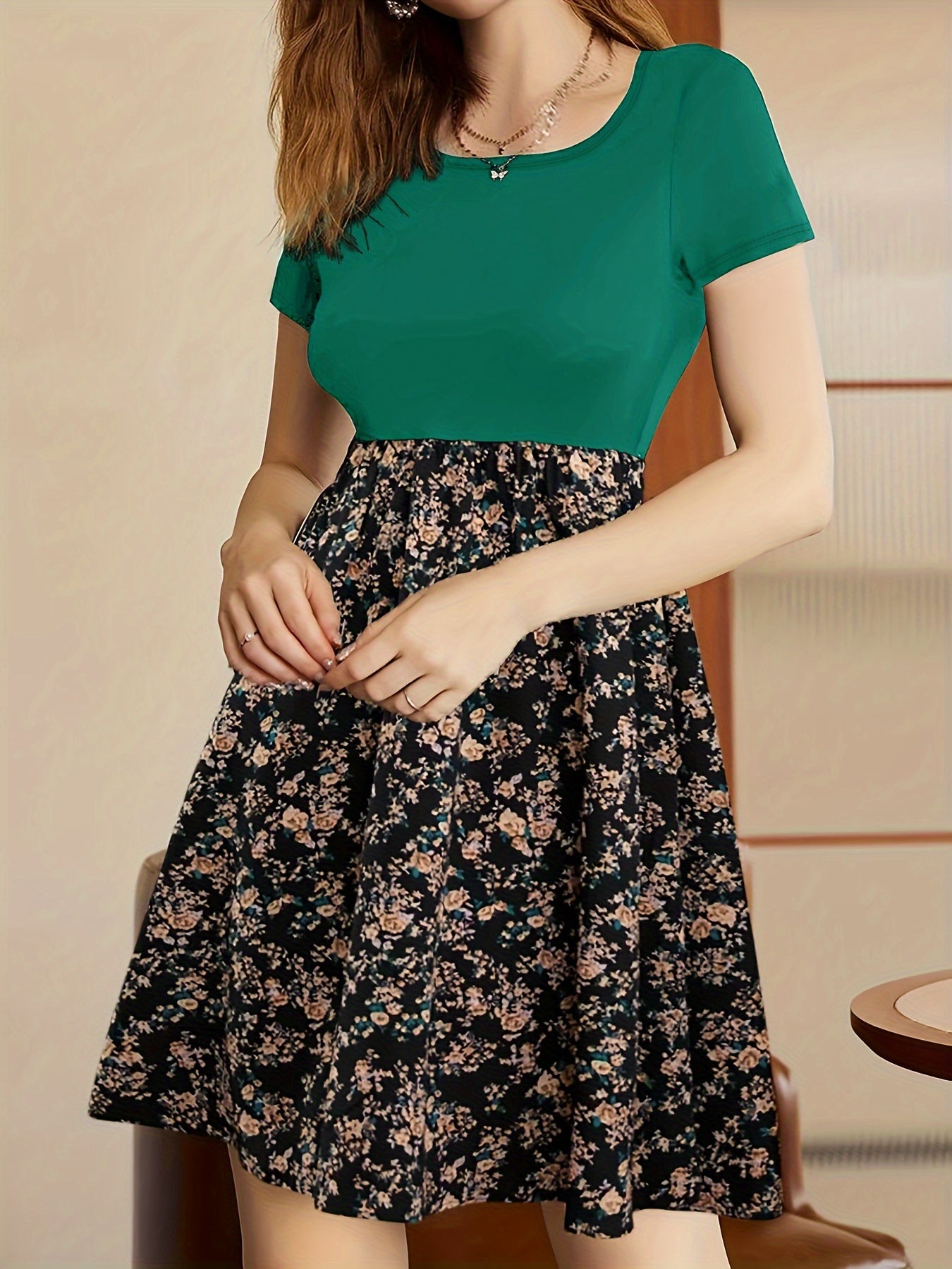 Vibrant Floral Print Crew Neck Dress - Short Sleeve,/MH