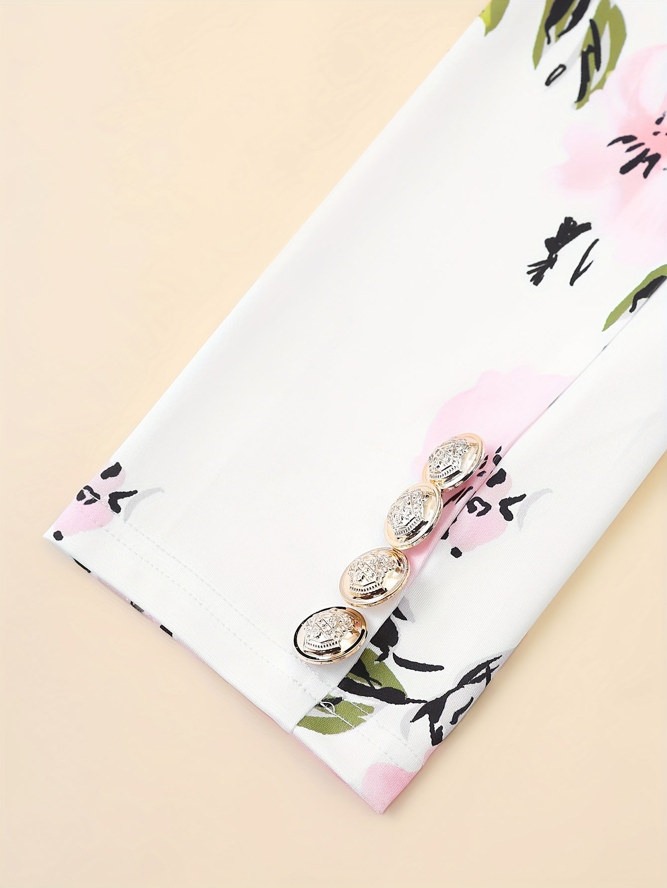 Two-Piece Floral Print Suit Set - Elegant Double Breasted Blazer.