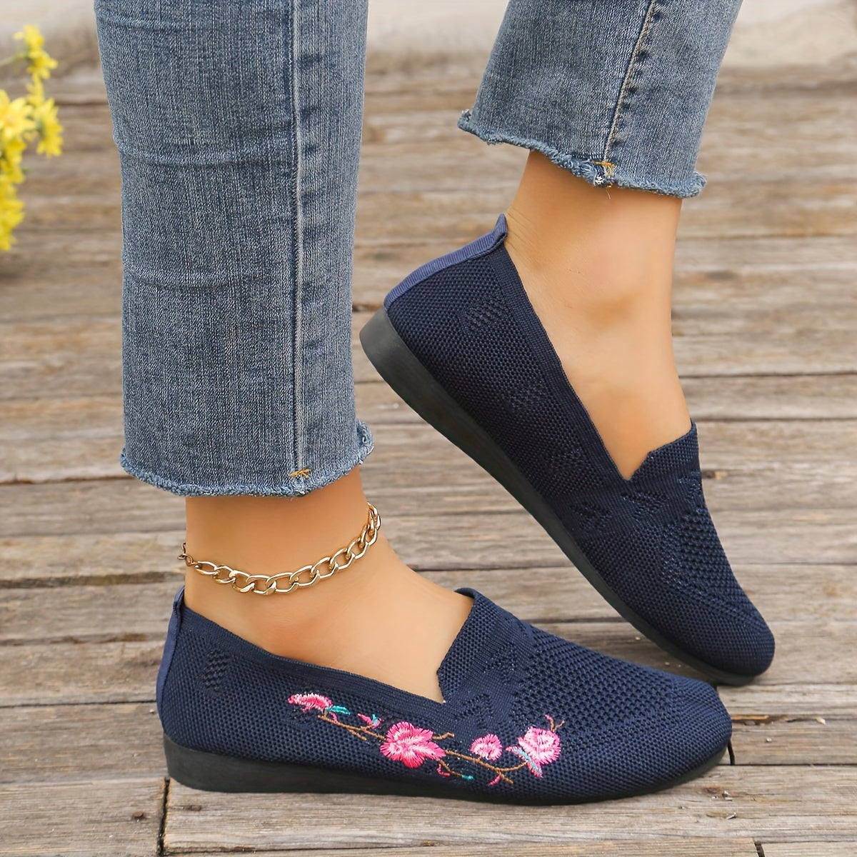 Women's Floral Embroidered Flat Shoes,