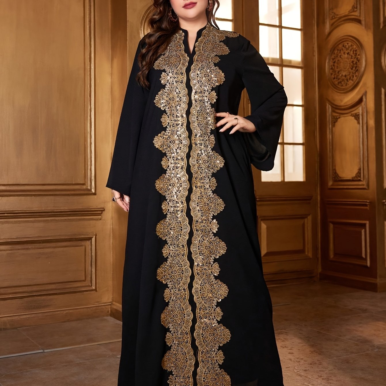 Plus Size, Plus Size Women's Floral Applique Long Sleeve Dress./MH