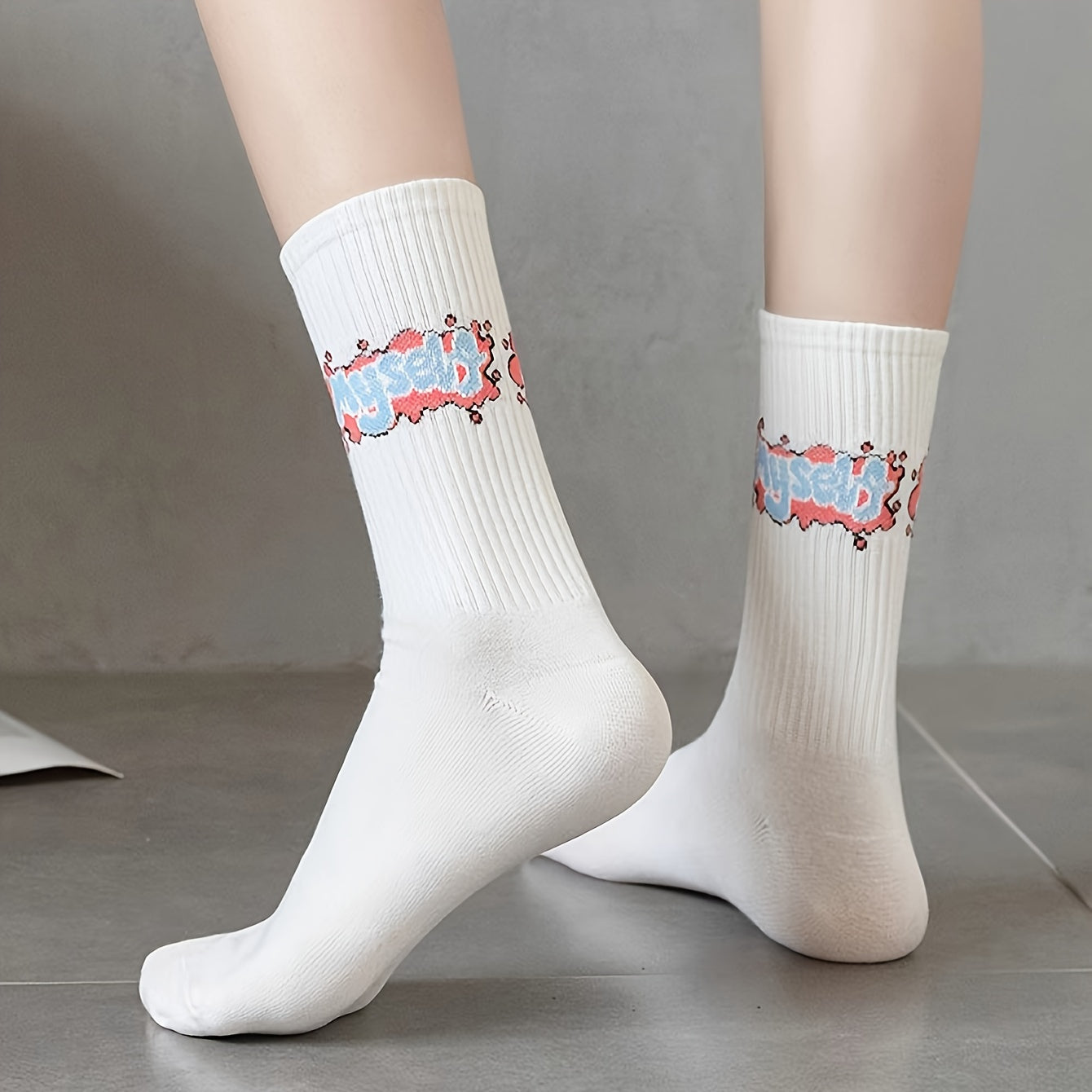 9 Pairs Of Men's Trendy Graffiti Pattern Crew Socks./MH