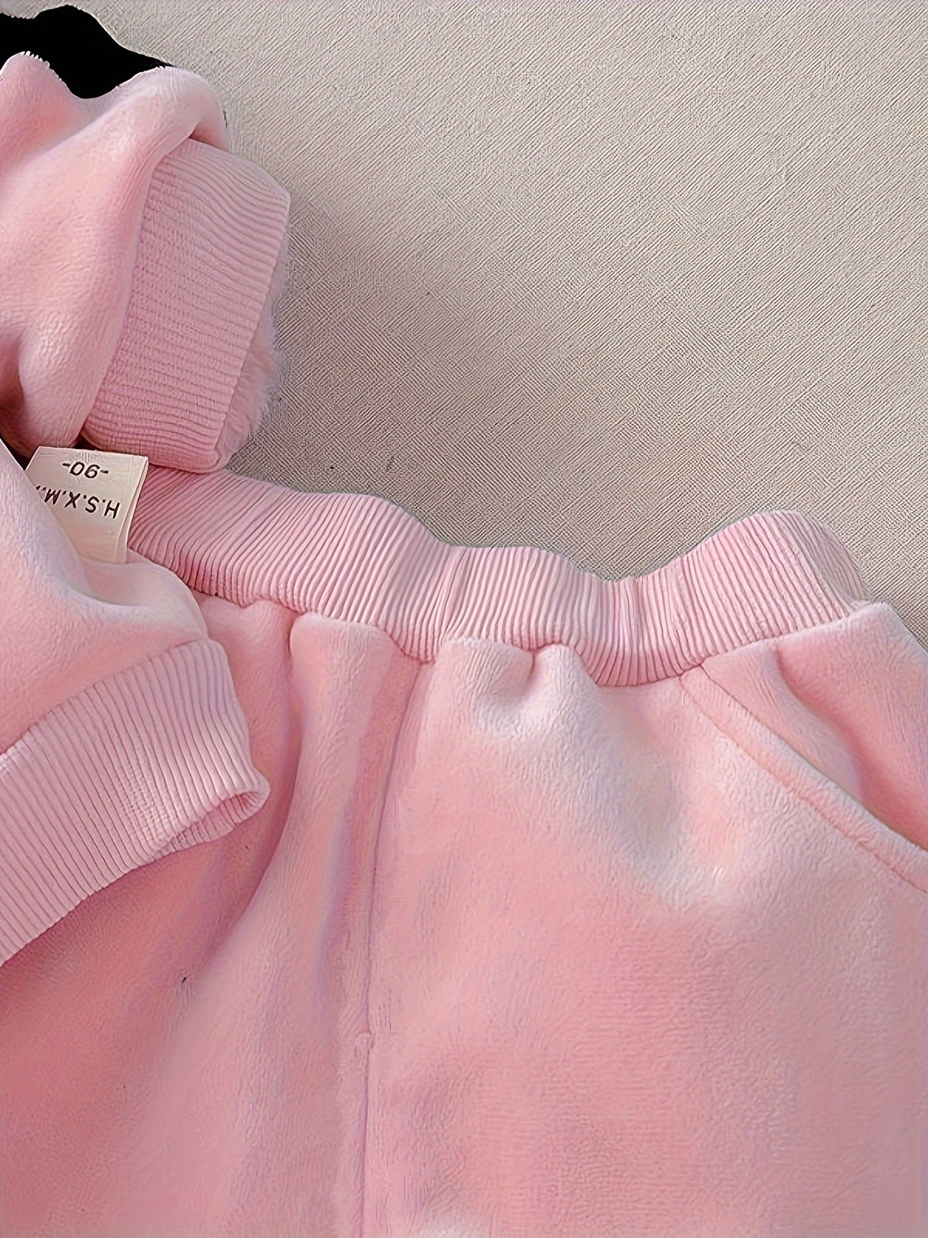 2pcs Adorable Baby Girls' Heart-Themed Long-Sleeved Hoodie .