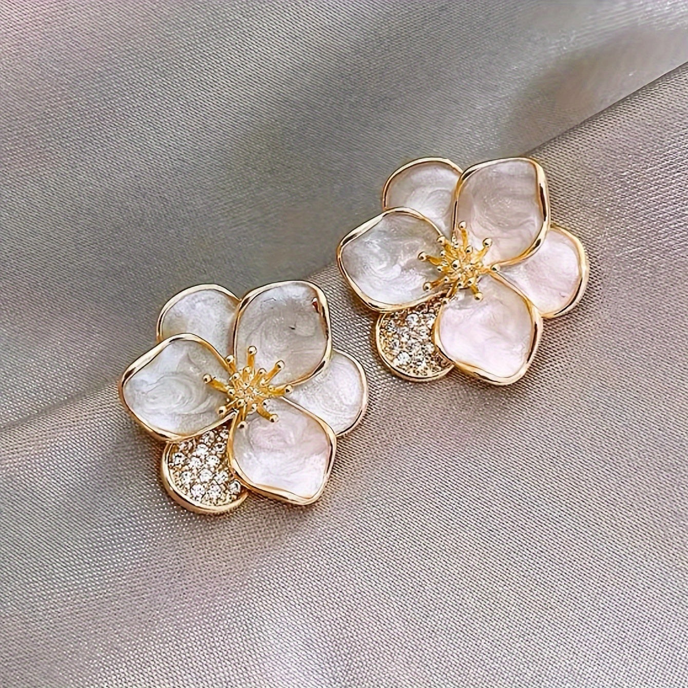 Pretty Sweet Flower Design Stud Earrings Zinc Alloy Jewelry
