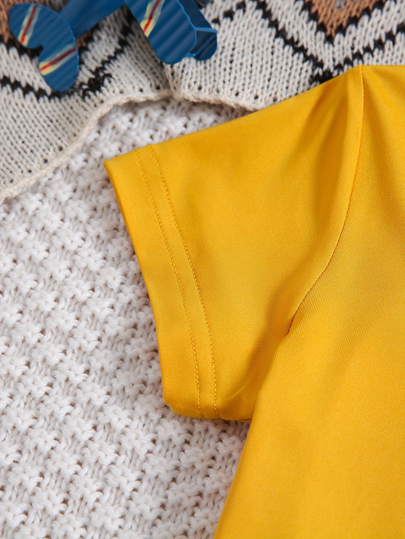 2 Pcs Boy's Refreshing Color Car Print Short Sleeve T-Shirts .