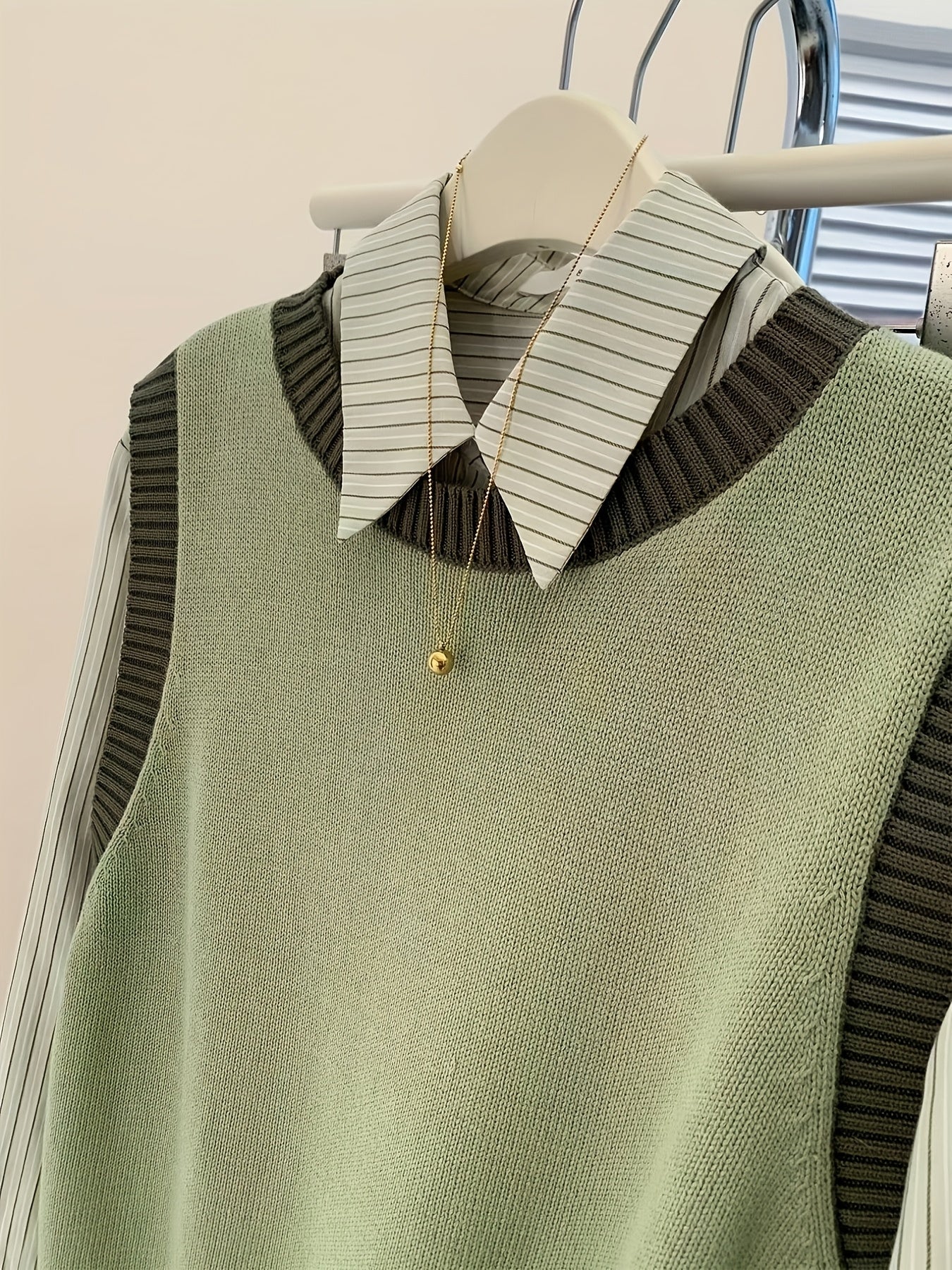 Elegant Green Knit Sweater Vest for Women .