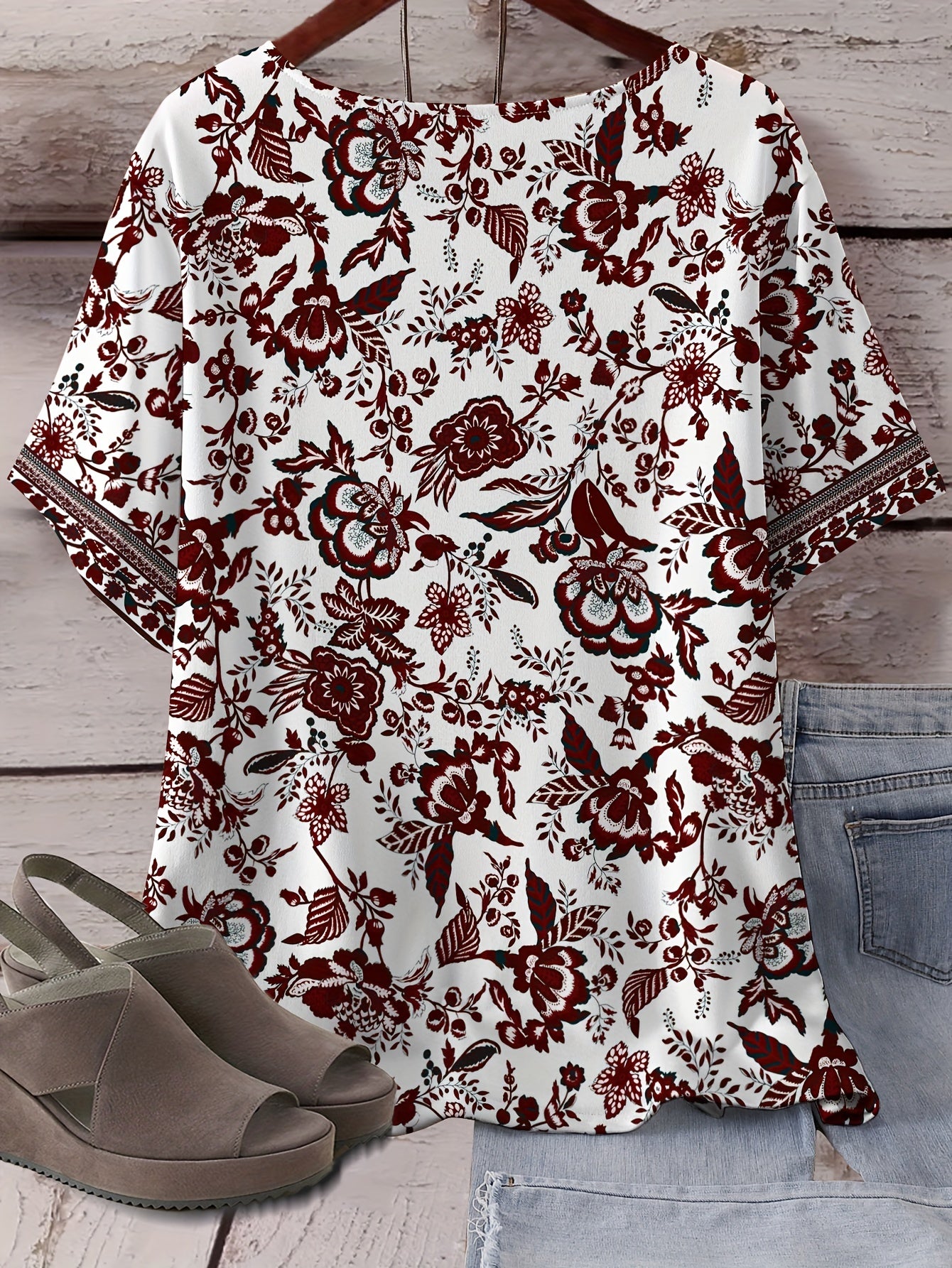 Women's Plus Size Casual Short Sleeve T-Shirt - White with Green .