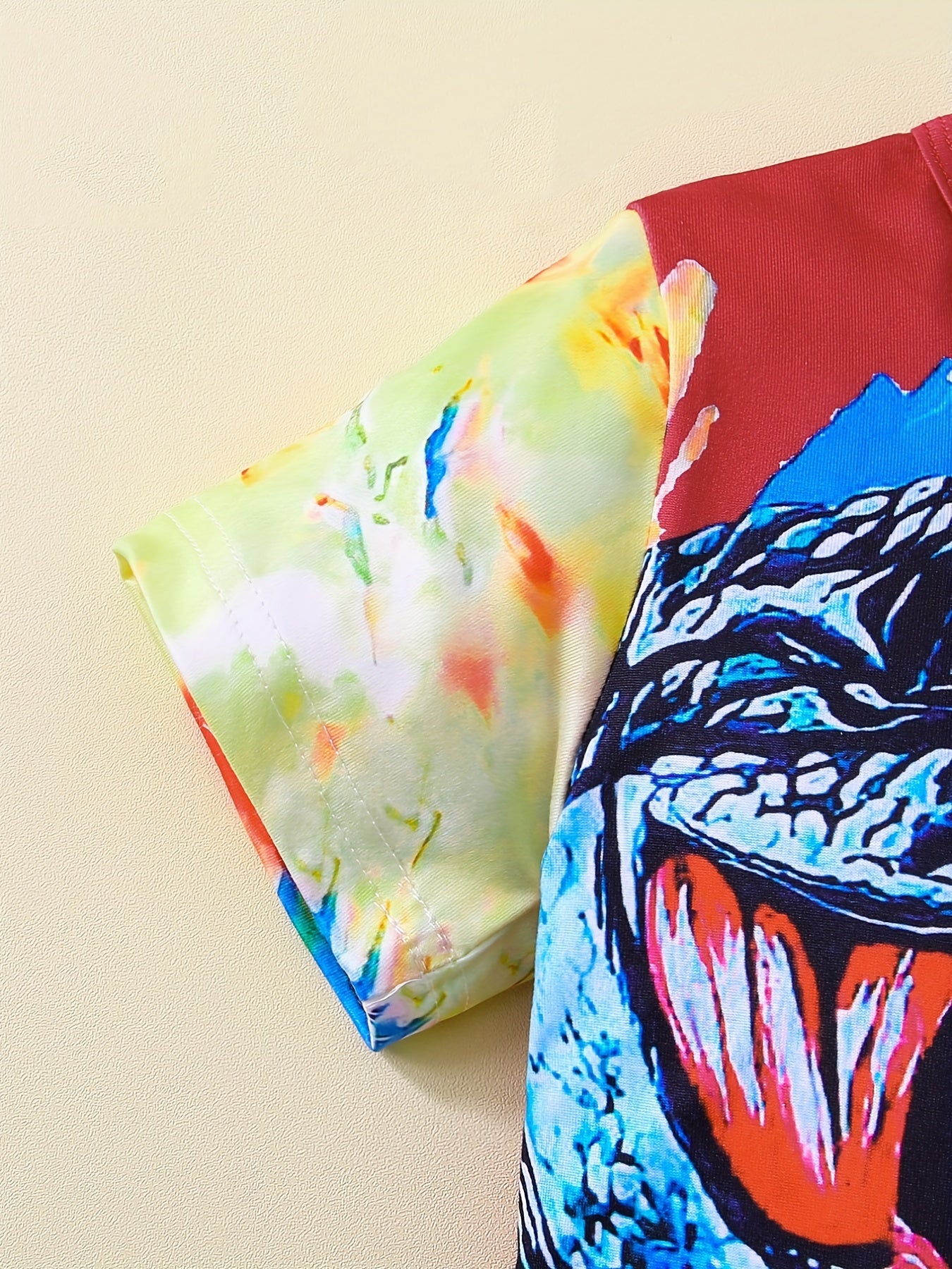 Boys Dinosaur Casual Outfit Round Neck T-shirt.