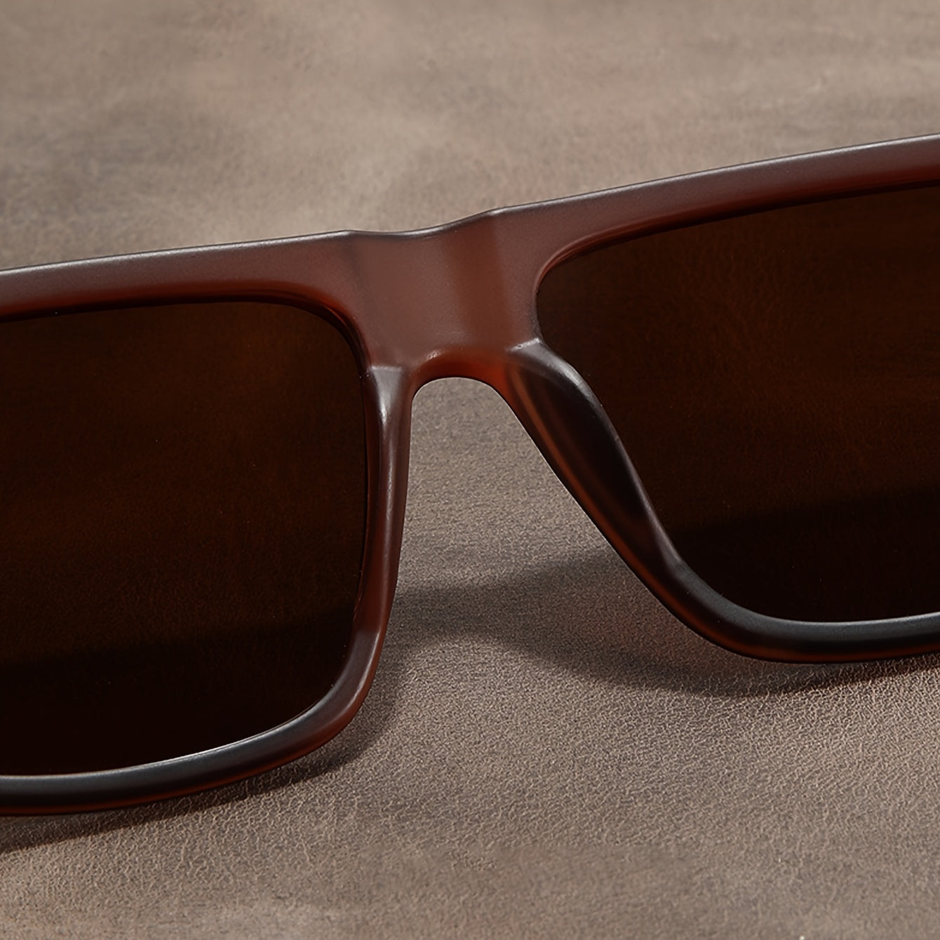 1pc Men's Retro Walnut Fashion Glasses, Ultra-Light Fashion Glasses For Men And Women,